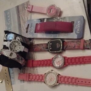 ☺️Girls Watch Lot